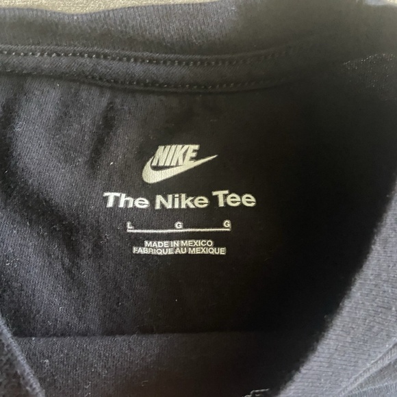 The Nike Tee Swoosh Shirt Youth Size Large Black - Picture 3 of 8